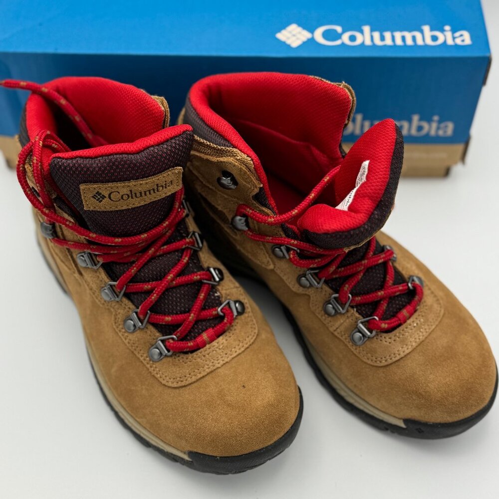 Columbia Newton Ridge waterproof Hiking Boots size 7W. in box